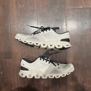 NEW On Cloud X 3 Training Sneakers White Black Women’s 9 Running